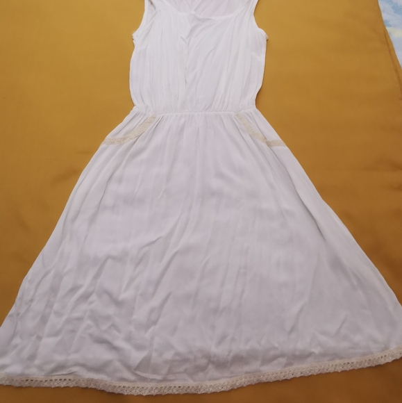 NWT viscon summer dress. - Picture 2 of 5
